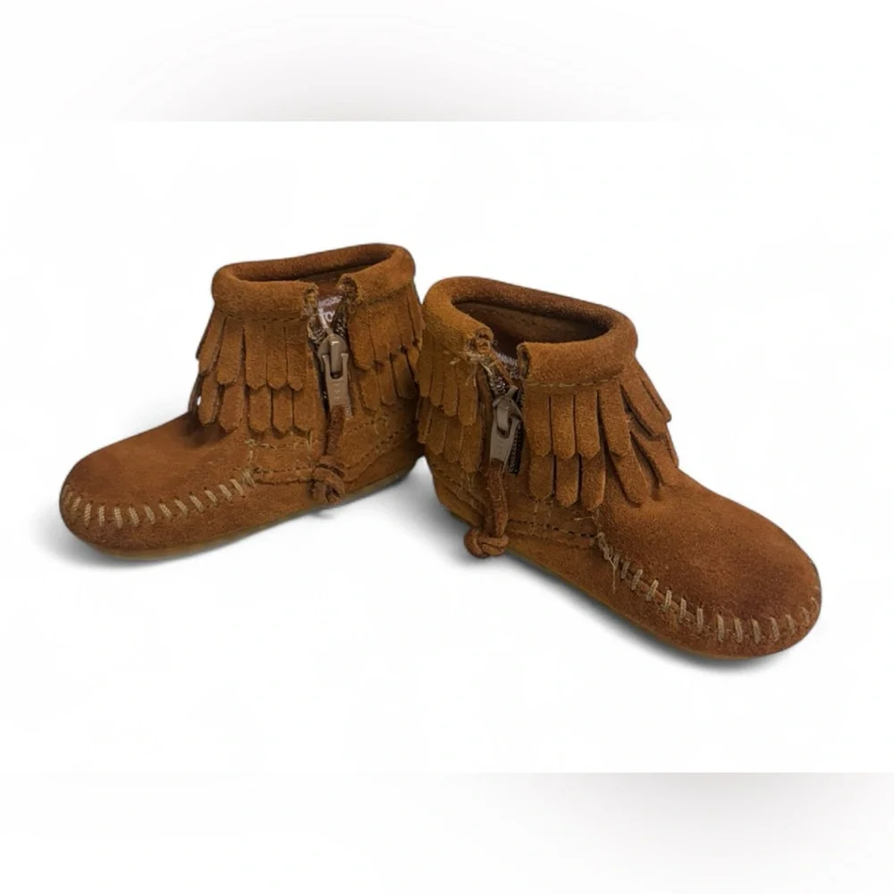 Minnetonka Kids Tan Moccasin Boots with Fringe Size 2